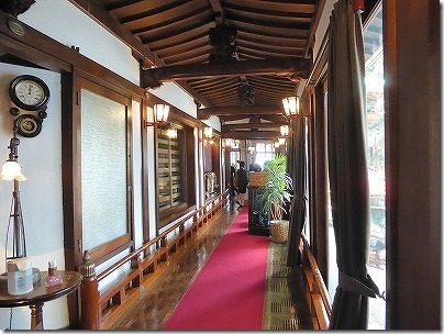 富士屋ホテル本課内の廊下